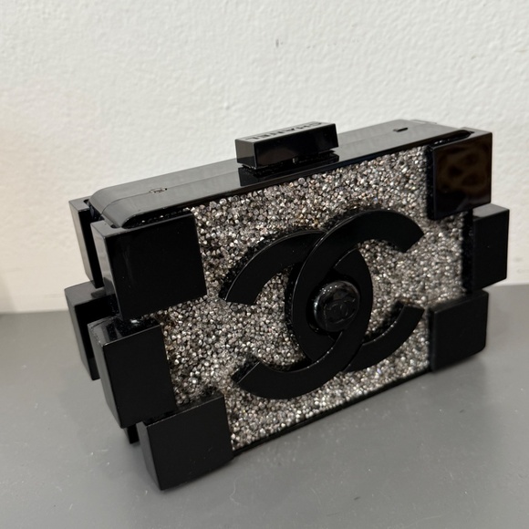 CHANEL Plexiglass Crystal Lego Clutch - Picture 6 of 7